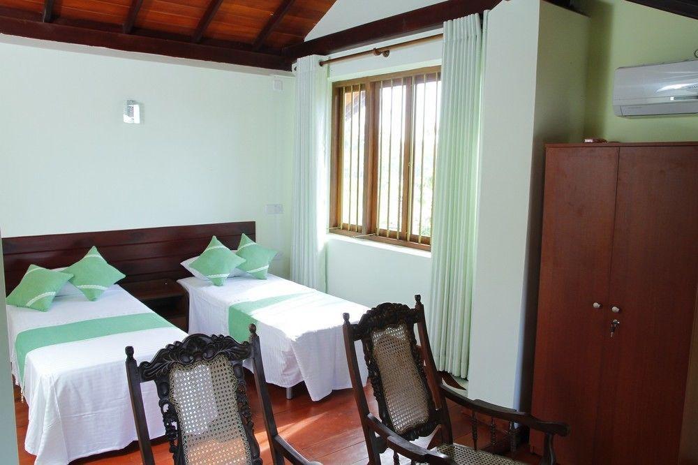 Acquabey Surf Villa Matara Buitenkant foto