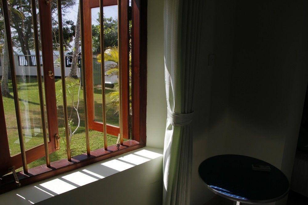 Acquabey Surf Villa Matara Buitenkant foto