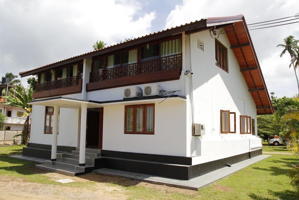 Acquabey Surf Villa Matara Buitenkant foto