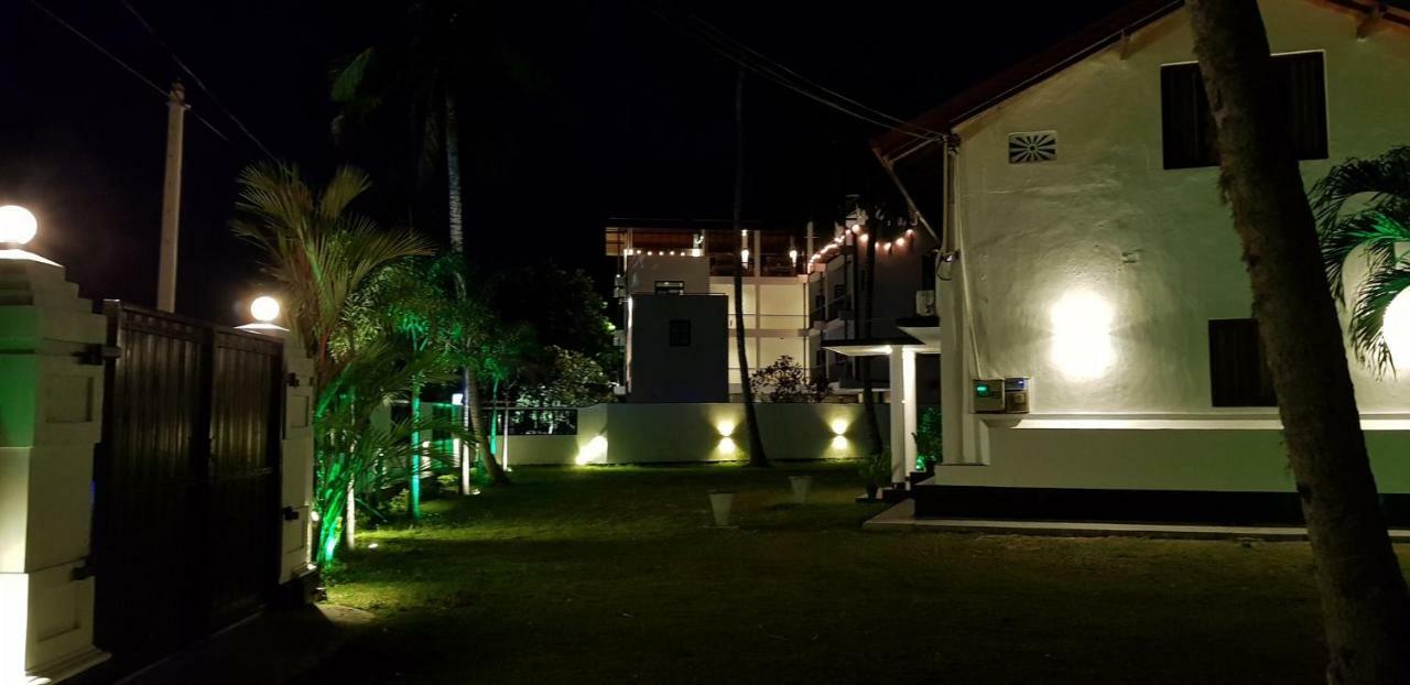 Acquabey Surf Villa Matara Buitenkant foto